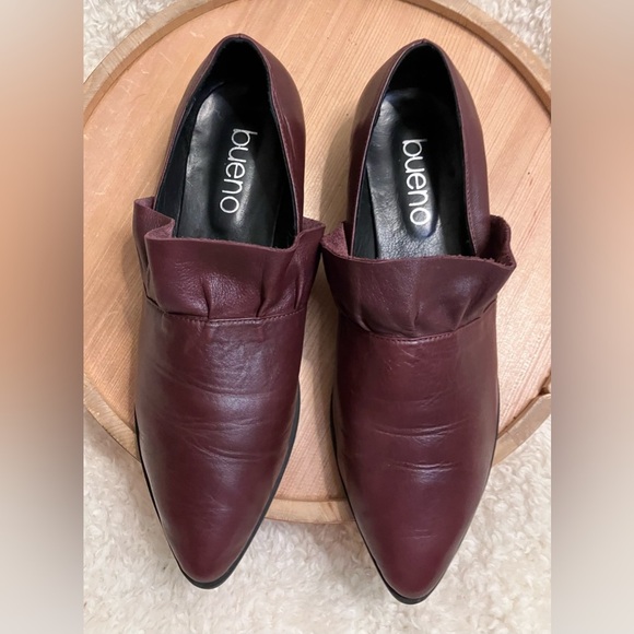 EUC Bueno Leather Burcu Women's Ruffle Flats Shoes Red Burgundy Size 10.5/ EU 41 - Picture 3 of 9